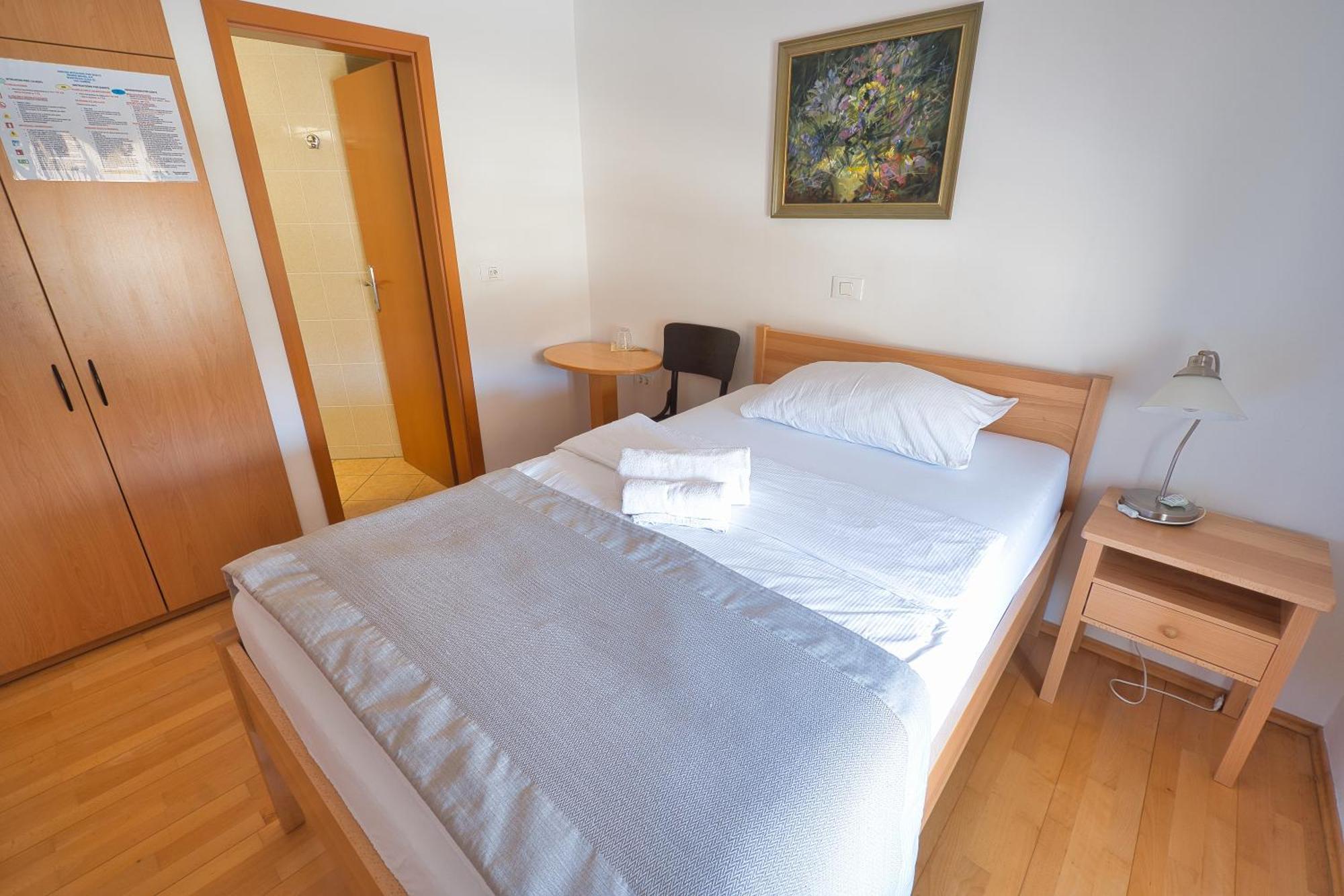 B&B Pod Skalo Kamnik Habitación foto
